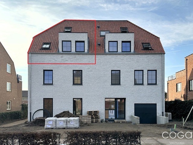 Duplex dakappartement links 22